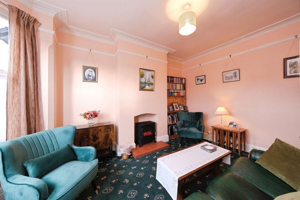 Property photo 2 of 22