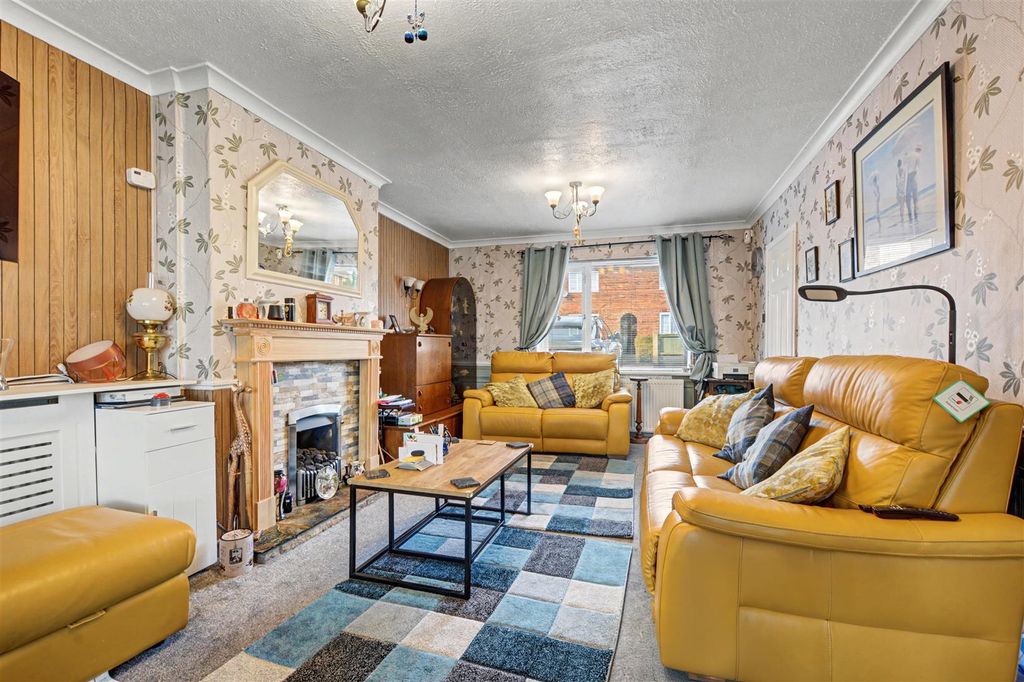 Property photo 3 of 22 Lounge_4.Jpeg