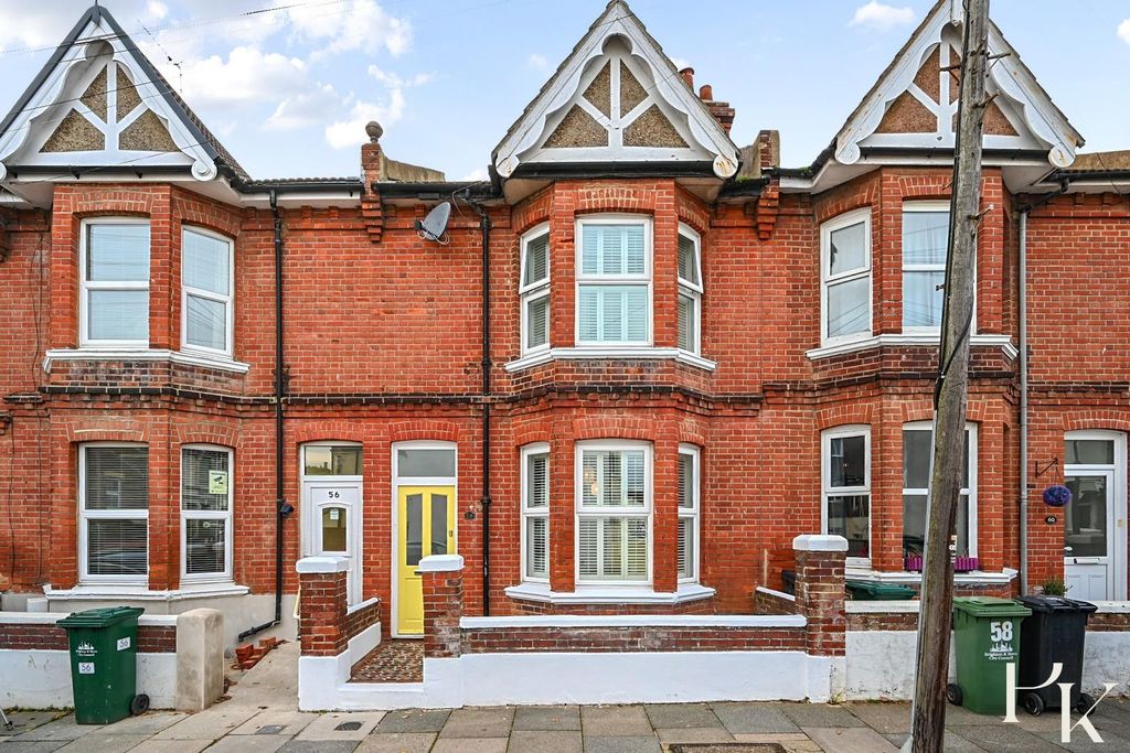 Property photo 2 of 28