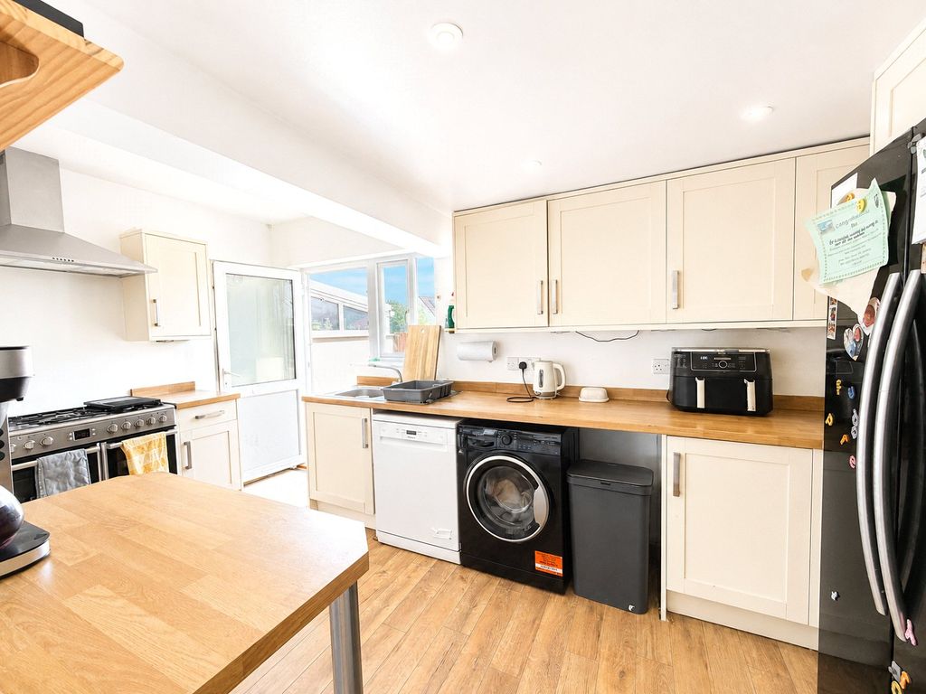 Property photo 3 of 19 3 - Picture No. 21