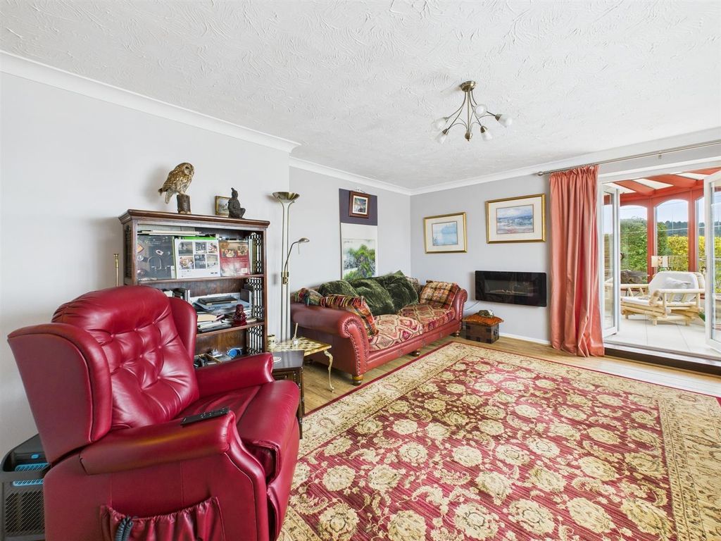 Property photo 2 of 31 Cam04116G0-Pr0139-Still005.Jpg