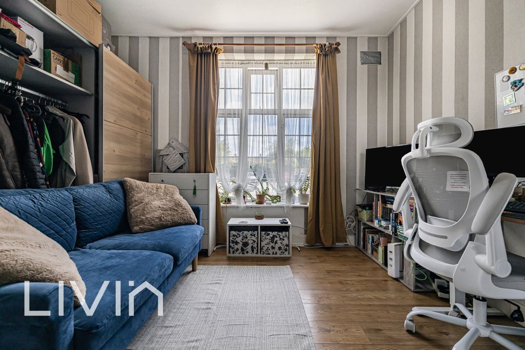 Property photo 2 of 7 025A3585