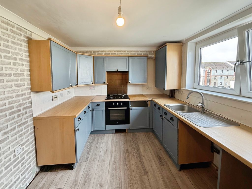 Additional image 8 of 3 bed flat for saleWaulking Mill Road, Clydebank G81