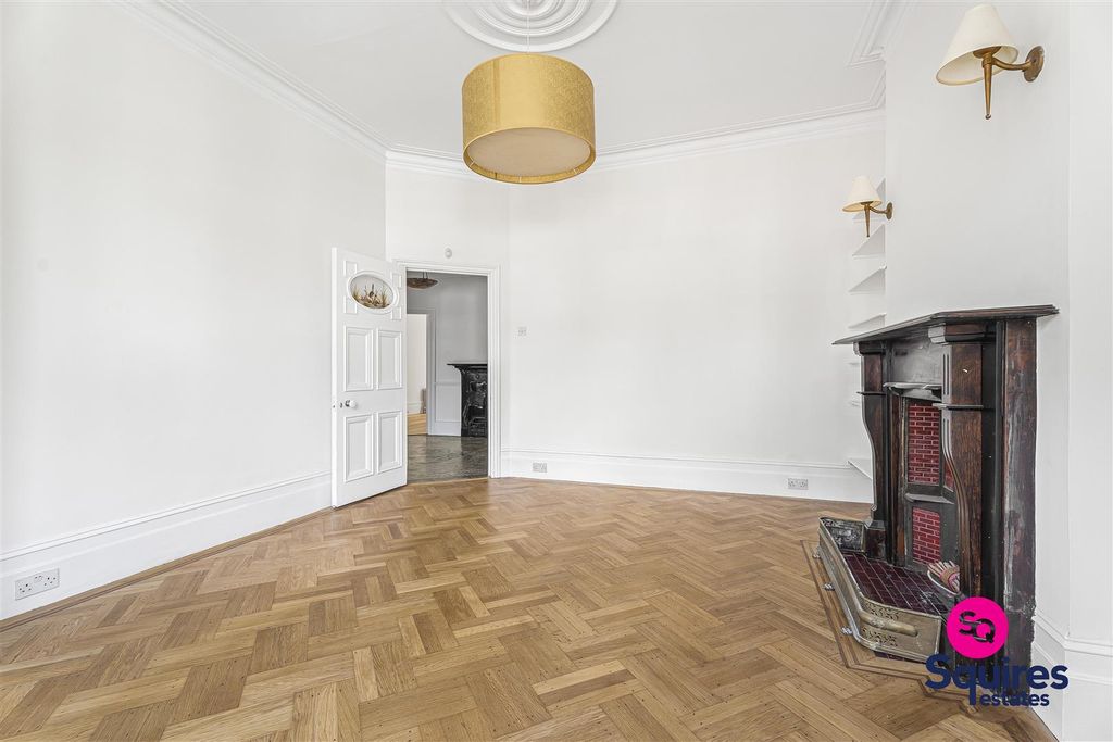 Property photo 3 of 25