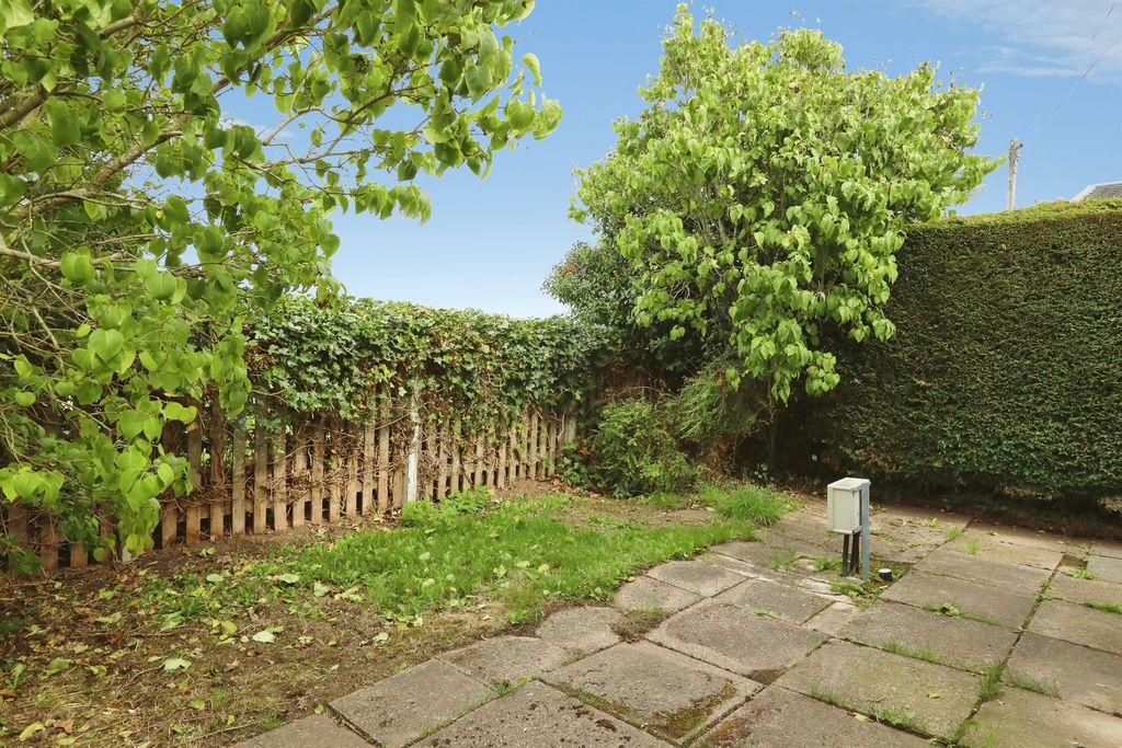 Property photo 2 of 12