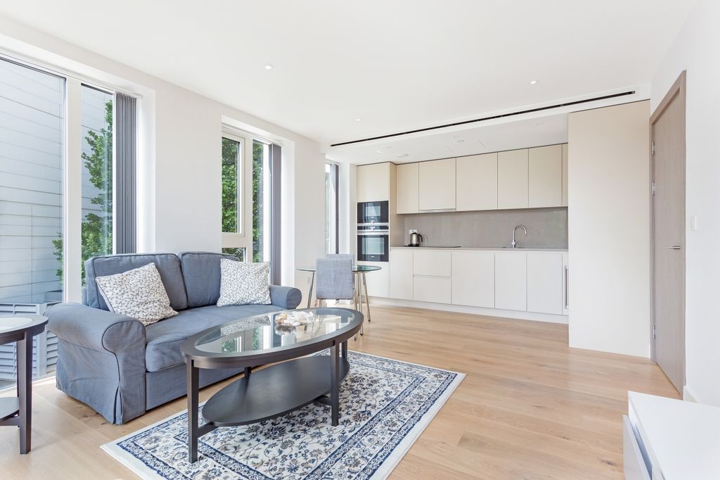 Property photo 2 of 7 Kitchen