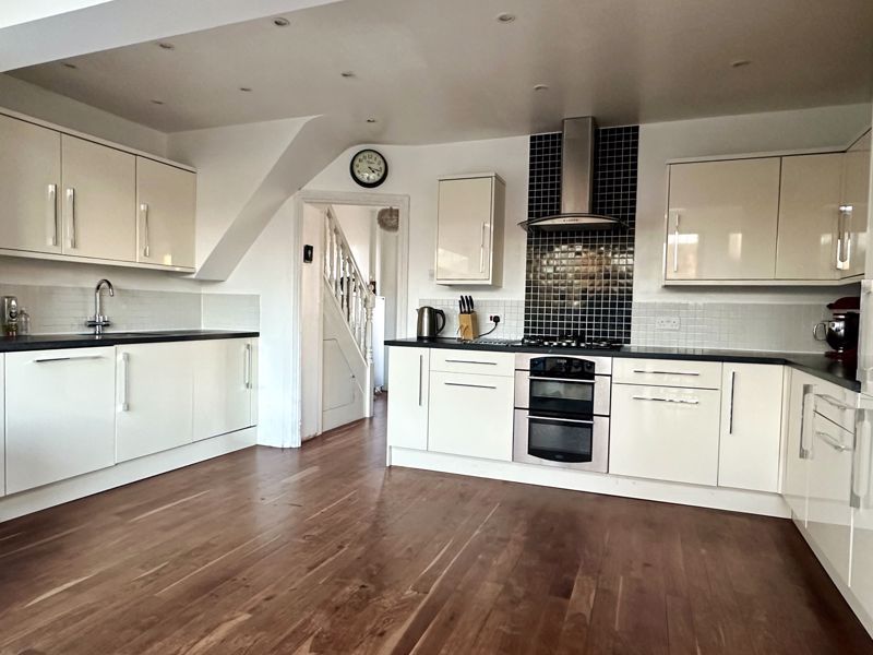 Property photo 2 of 11 Photo 9