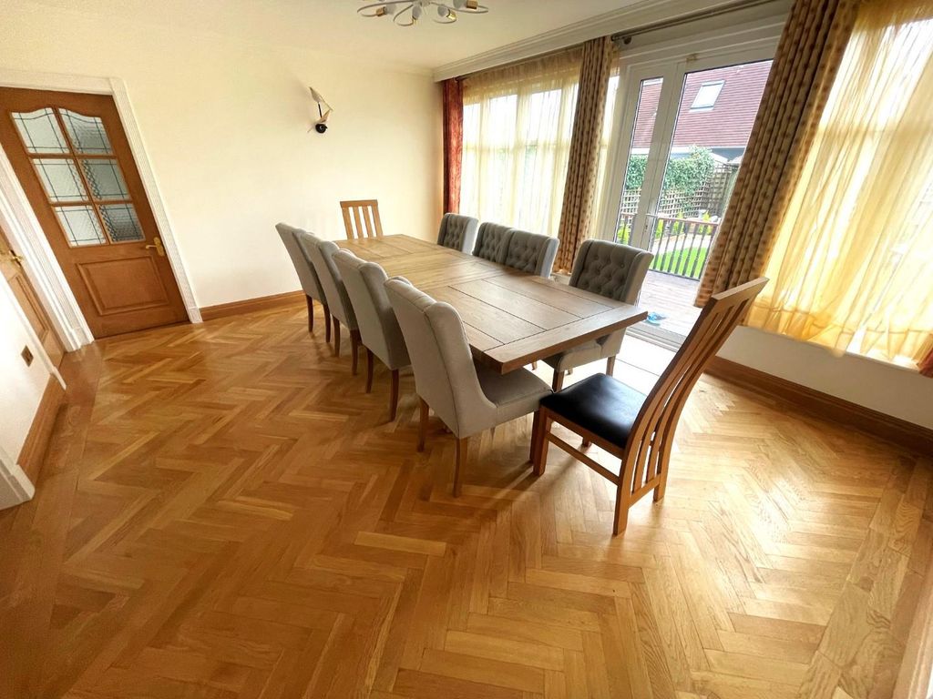 Property photo 3 of 18 Dining Room.Jpg