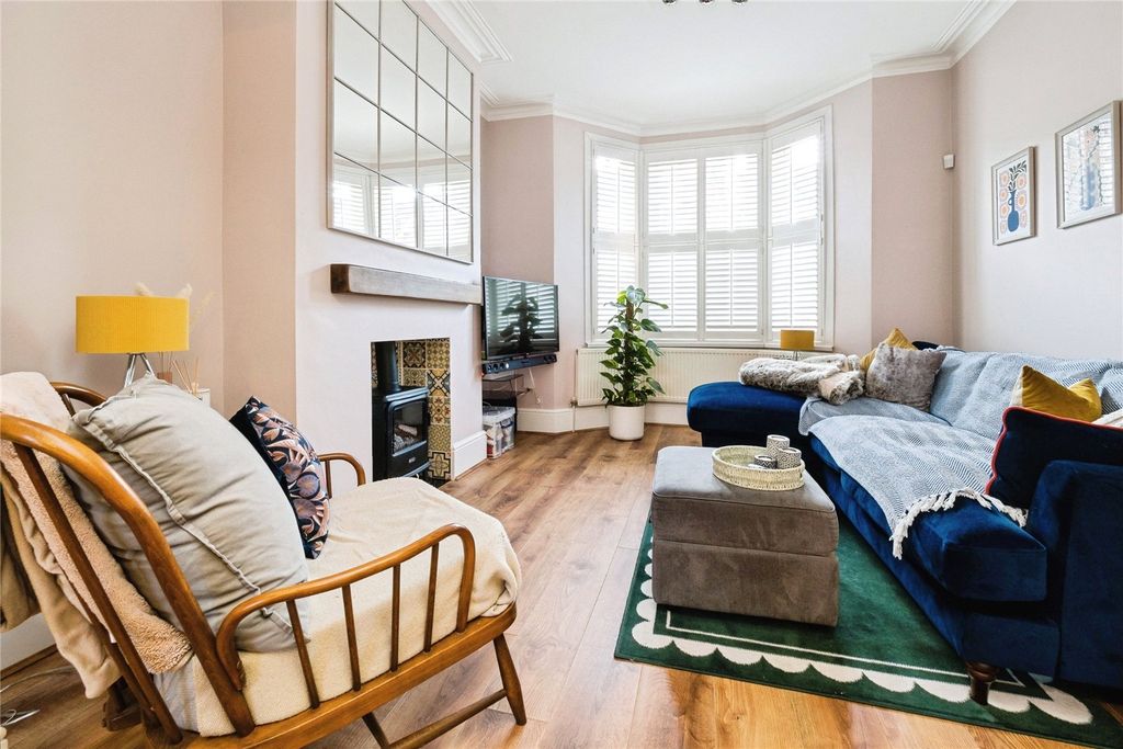 Property photo 2 of 25 Picture No. 14