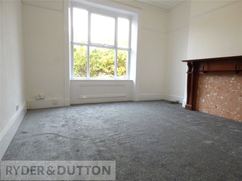 Property photo 1 of 16 Lounge