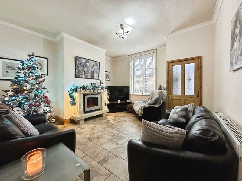 Property photo 2 of 15 Lounge