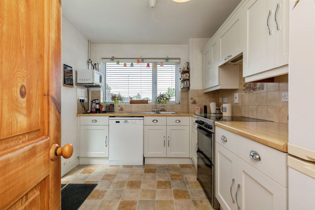 Property photo 3 of 19