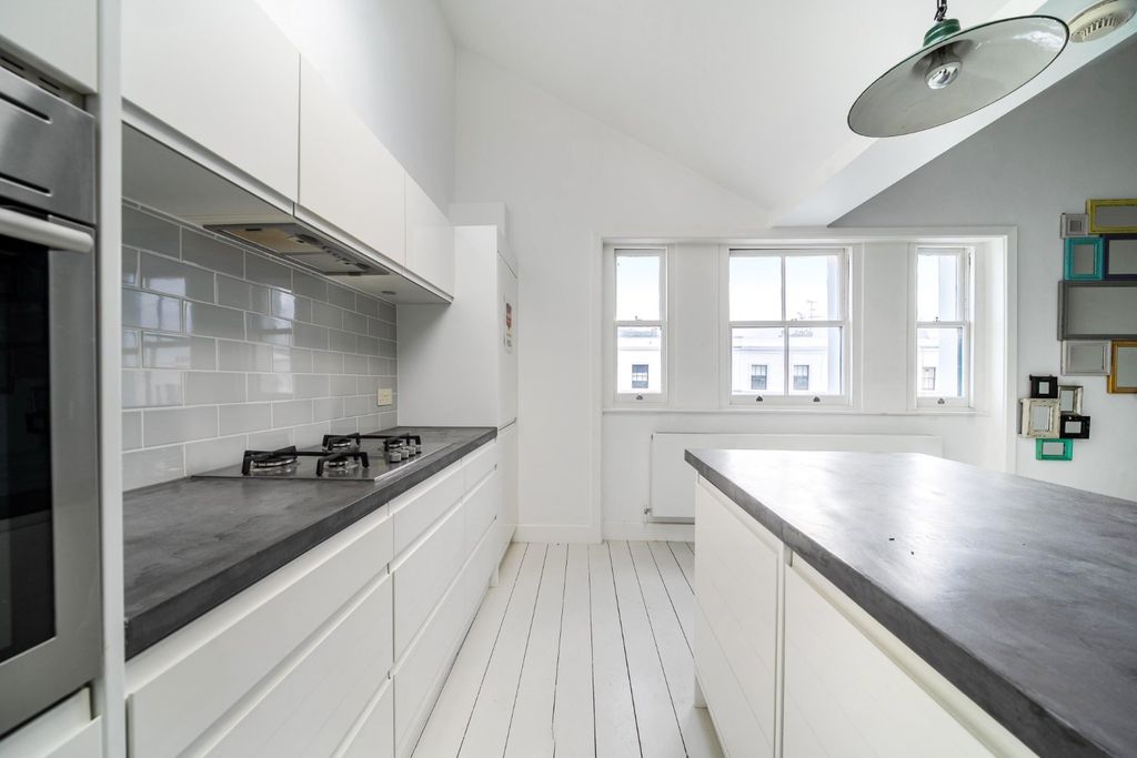 Property photo 2 of 18 Picture No. 06