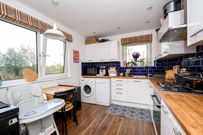 Property photo 2 of 8 Photo 6