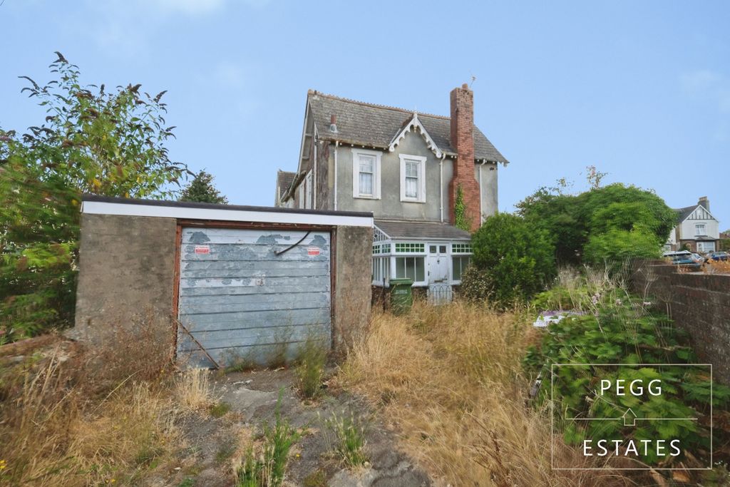 Property photo 2 of 16