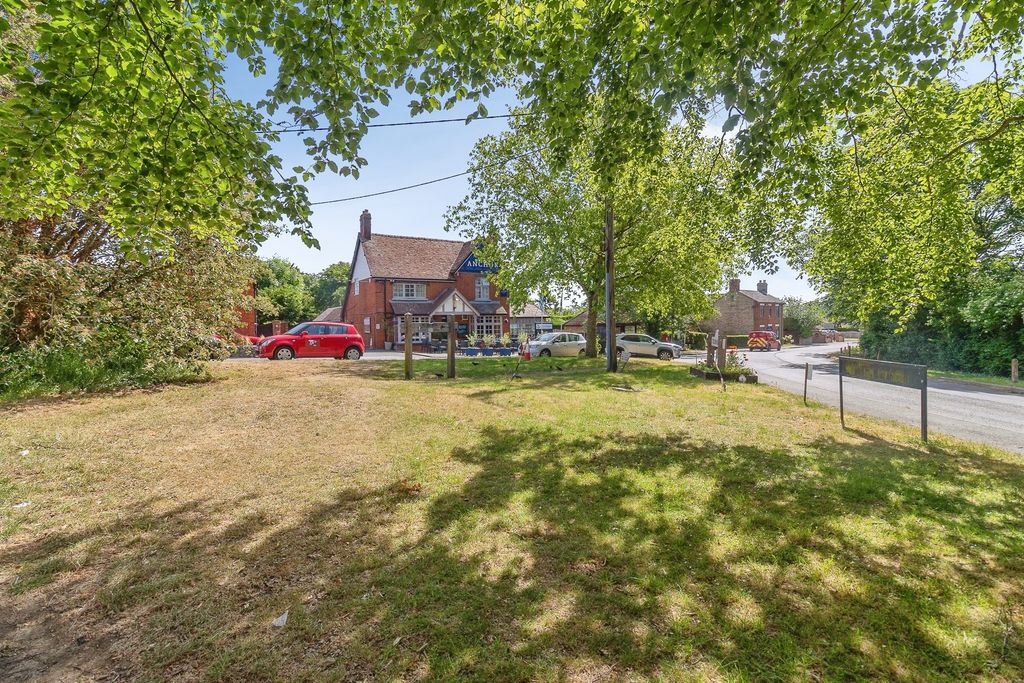 Property photo 2 of 20