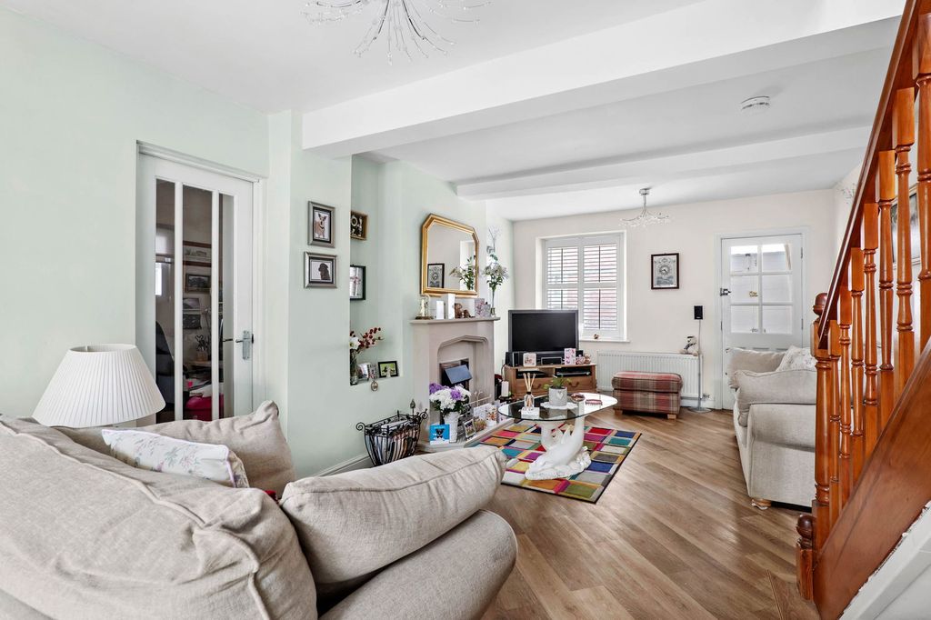 Property photo 3 of 19