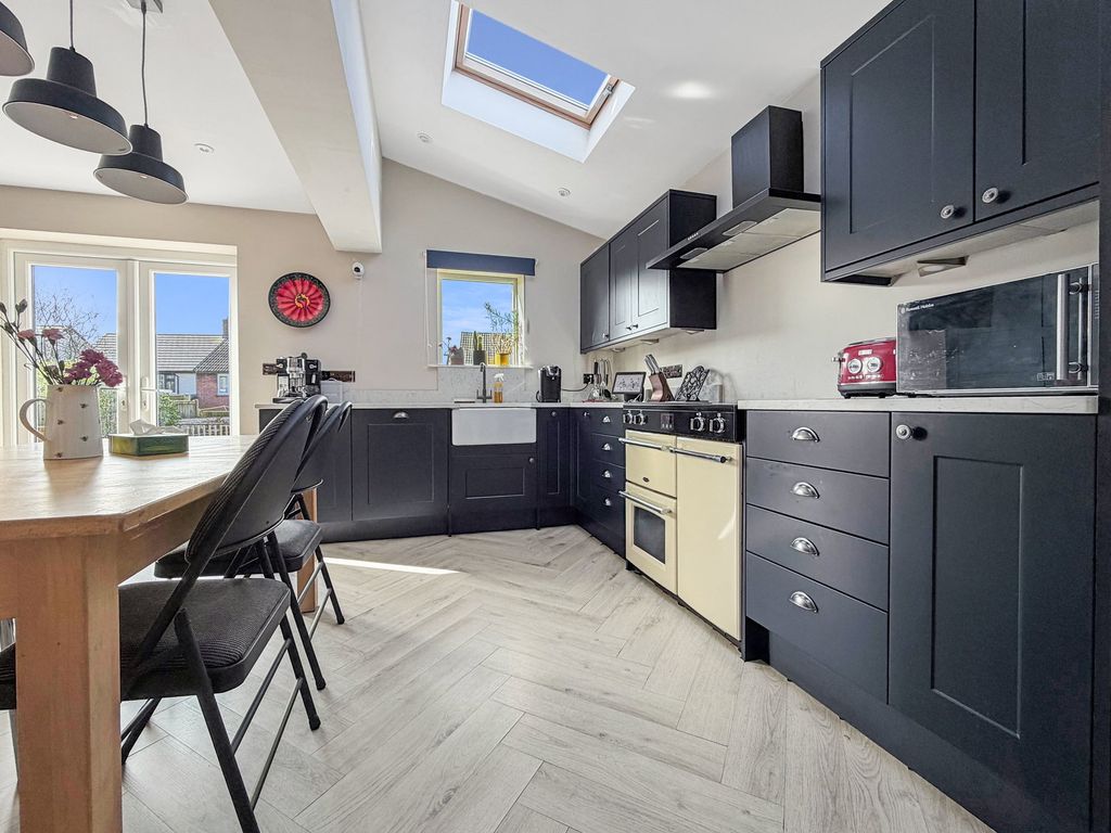 Property photo 3 of 26