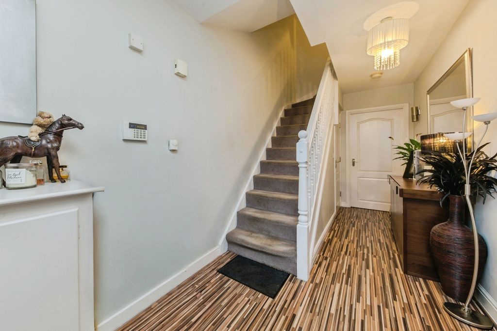 Property photo 2 of 17 Pbox-Img.Jpg