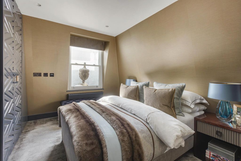 Property photo 3 of 16 Image