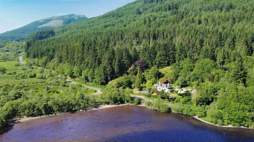 Property photo 3 of 32