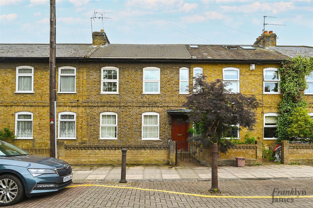Property photo 1 of 14 Chapel-Street (14).Jpg