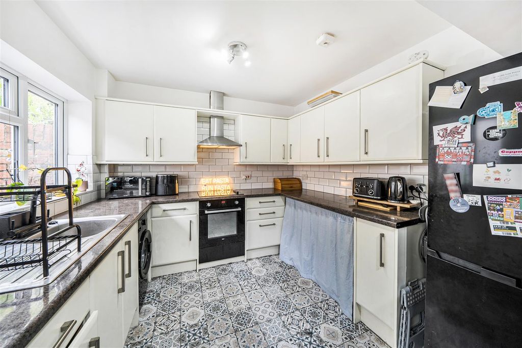 Property photo 2 of 27 1476679-13-6A2Bd7Bddfd6d.Jpg