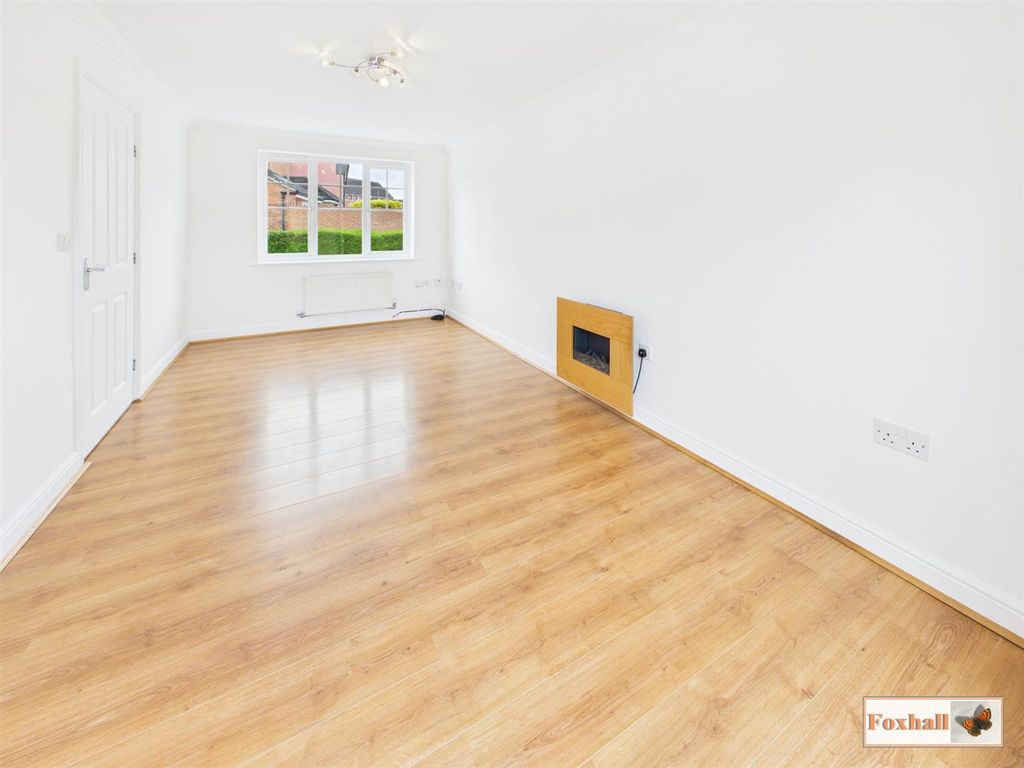 Property photo 3 of 20 Lounge