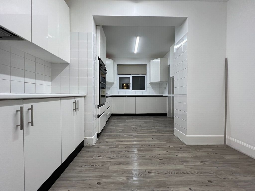 Property photo 3 of 27 Photo 16