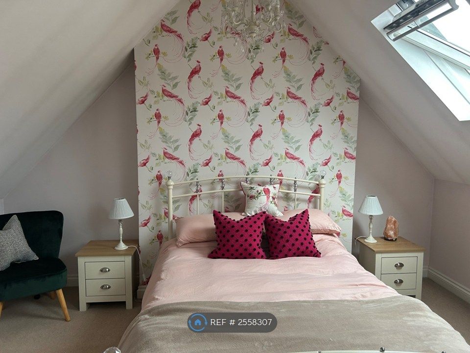 Property photo 1 of 6 Bedroom