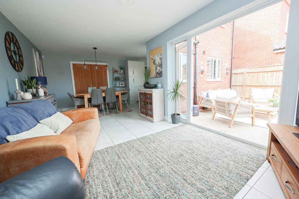 Property photo 2 of 37 4426723