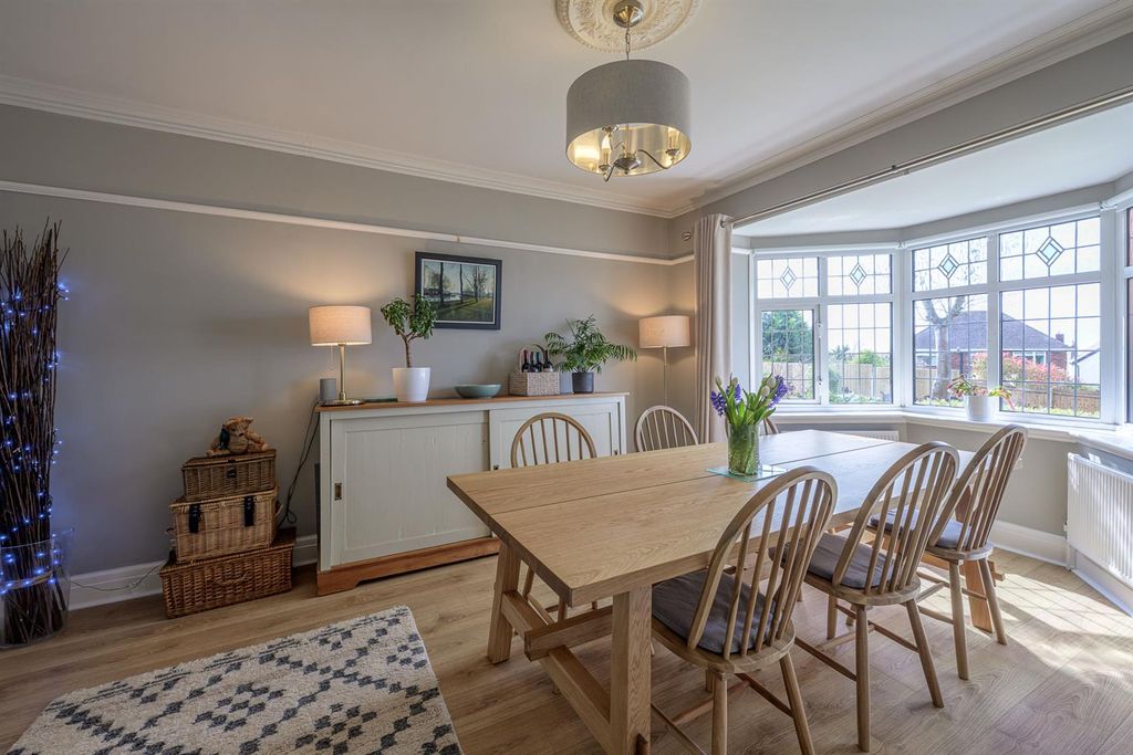 Property photo 3 of 31