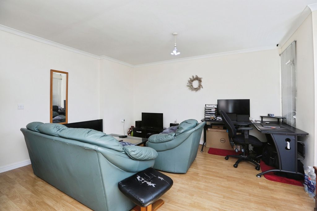 Property photo 2 of 8 Pbox-Img.Jpg