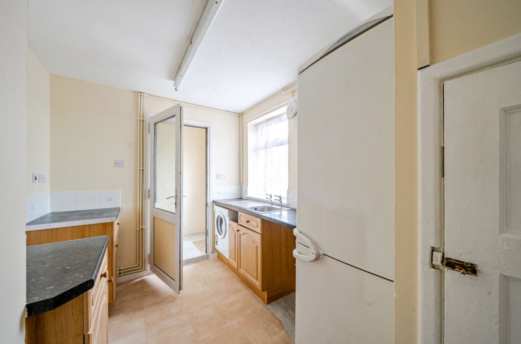 Property photo 3 of 13 1344933-10-68B18d2B1Ab6d