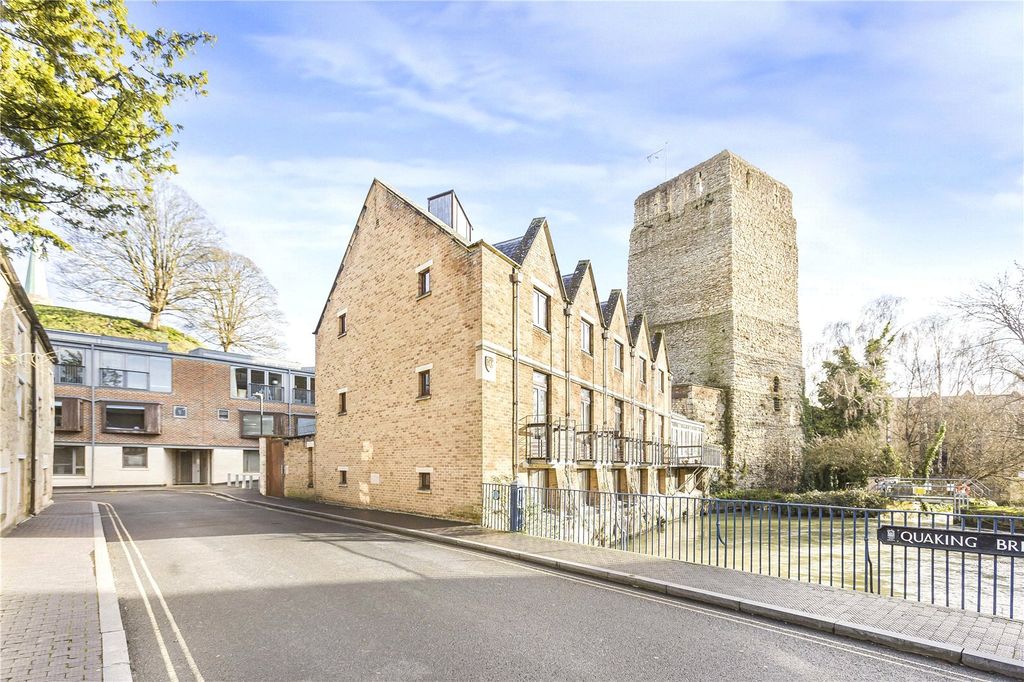 Property photo 3 of 14 Picture No. 02