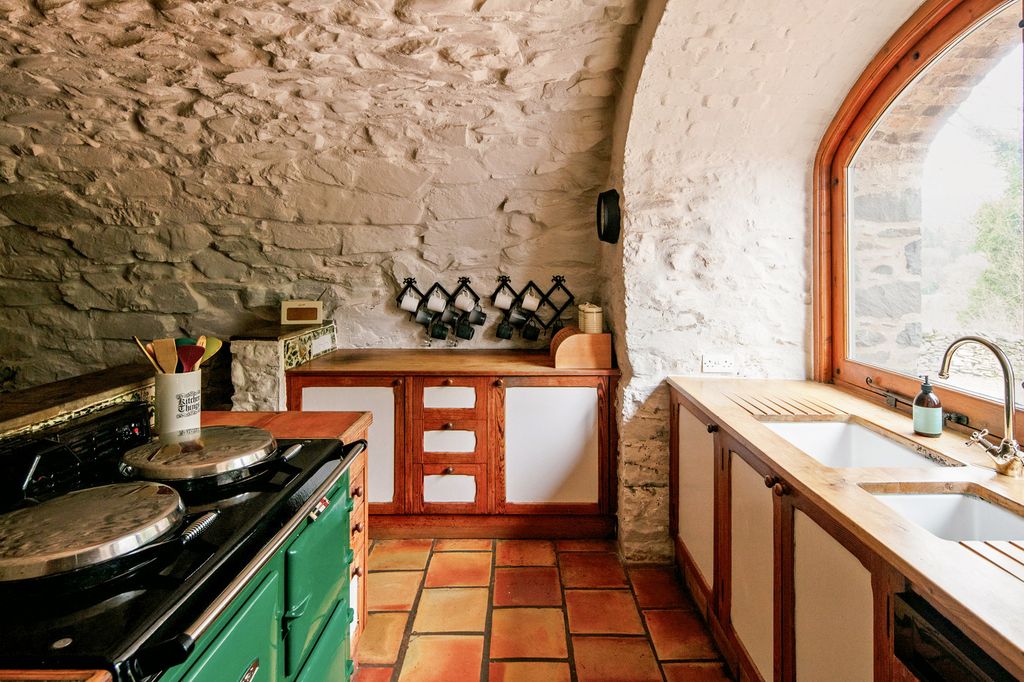 Property photo 3 of 24 331029 - Kitchen3.Jpg