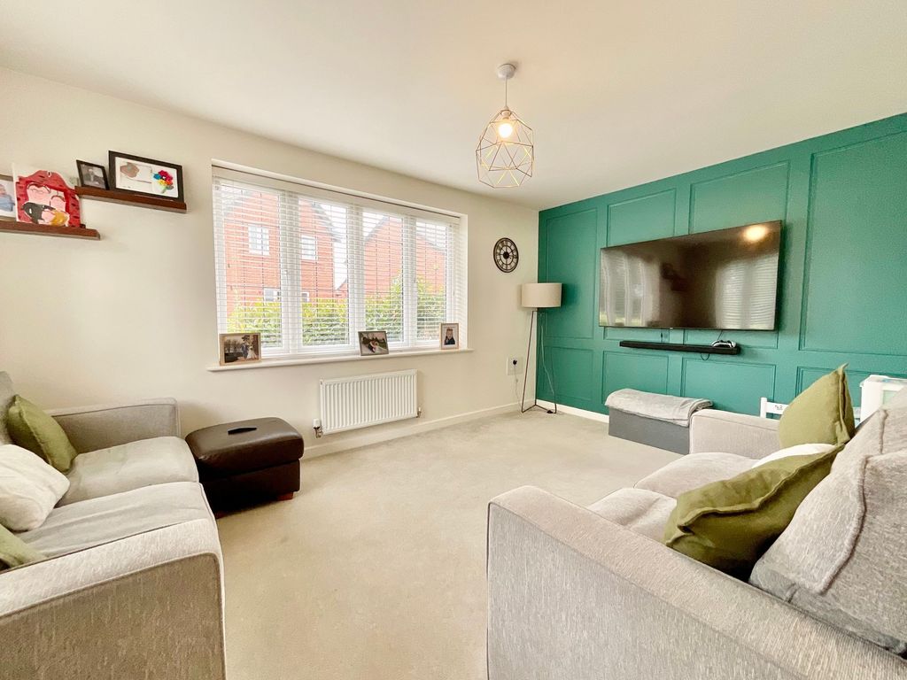 Property photo 3 of 17