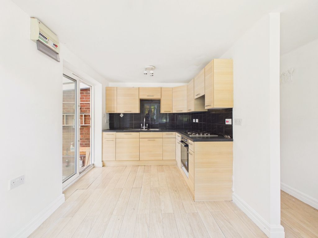 Property photo 2 of 20 5294212