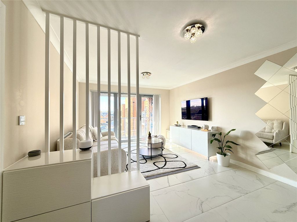 Property photo 3 of 17 Picture No. 57