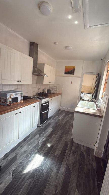 Property photo 2 of 3