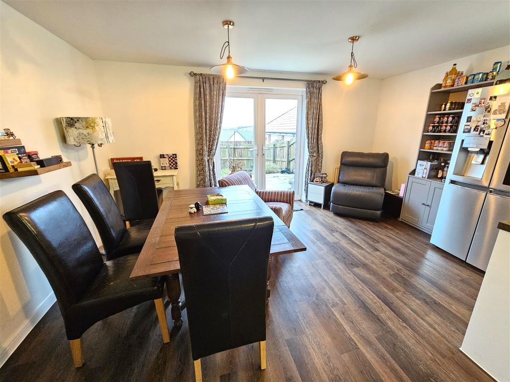 Property photo 3 of 17 Dining Area.Jpg