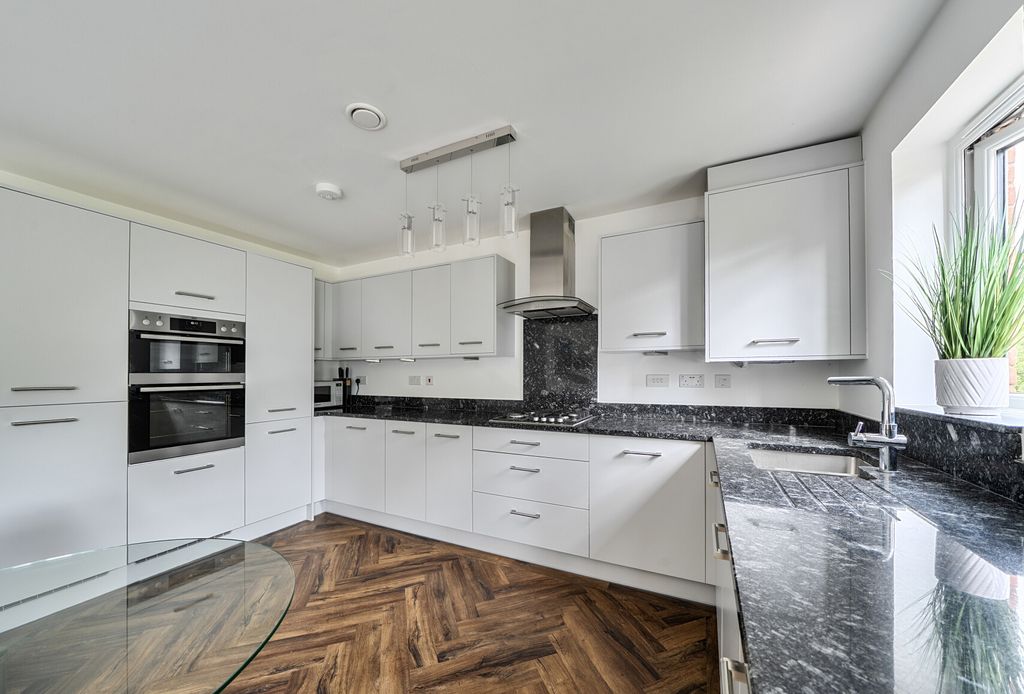 Property photo 3 of 15 Kitchen
