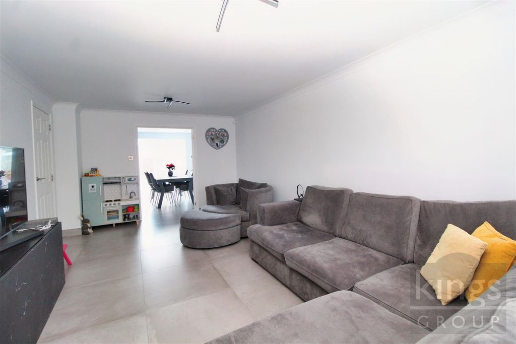 Property photo 2 of 30