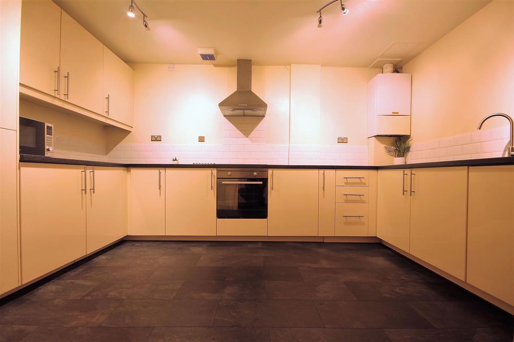 Property photo 2 of 9 1.Jpg