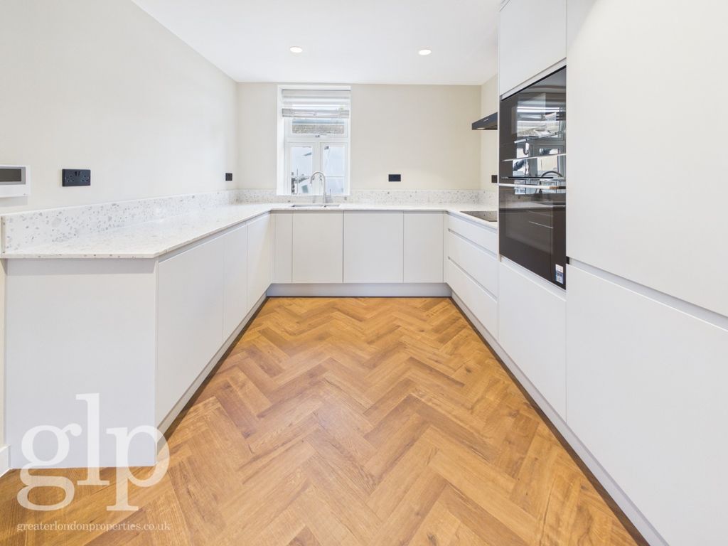 Property photo 2 of 25 5559434