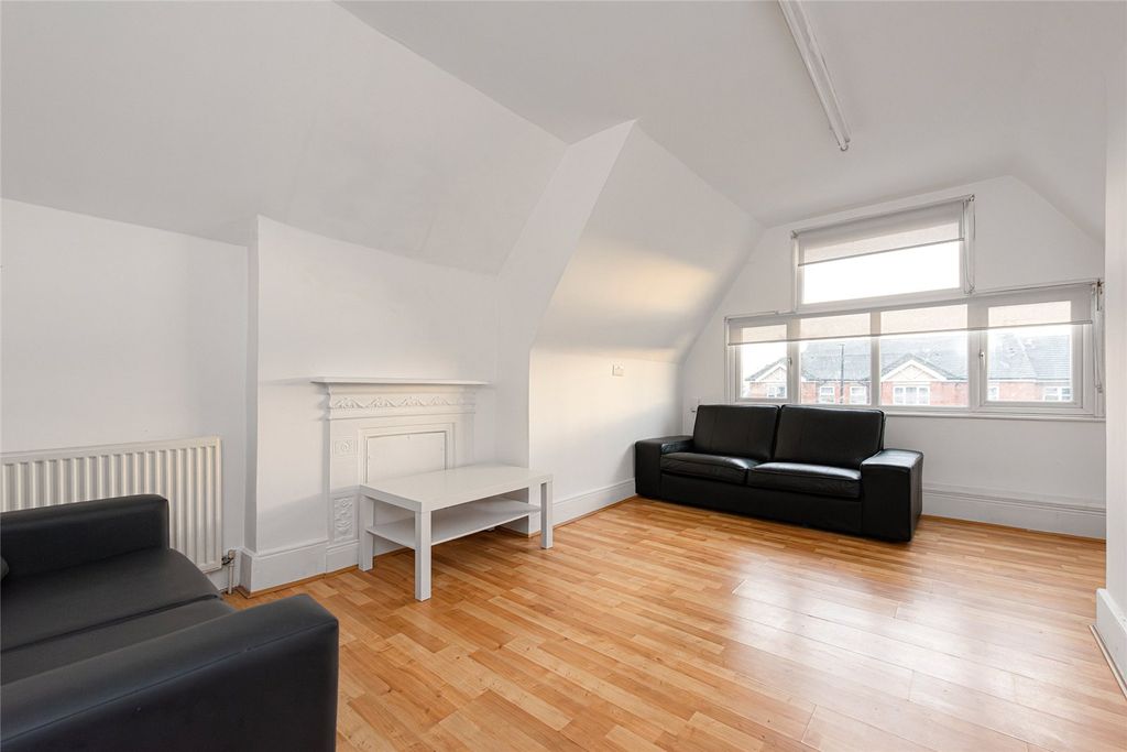 Property photo 2 of 9 Picture No. 30