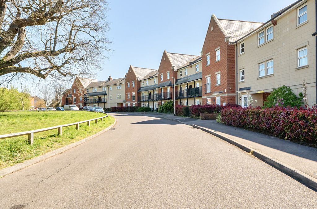 Property photo 1 of 17 1438051-18-69d4F4...