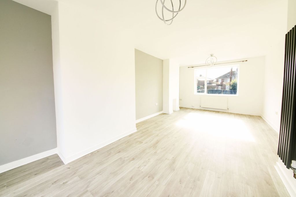 Property photo 3 of 9 Diner