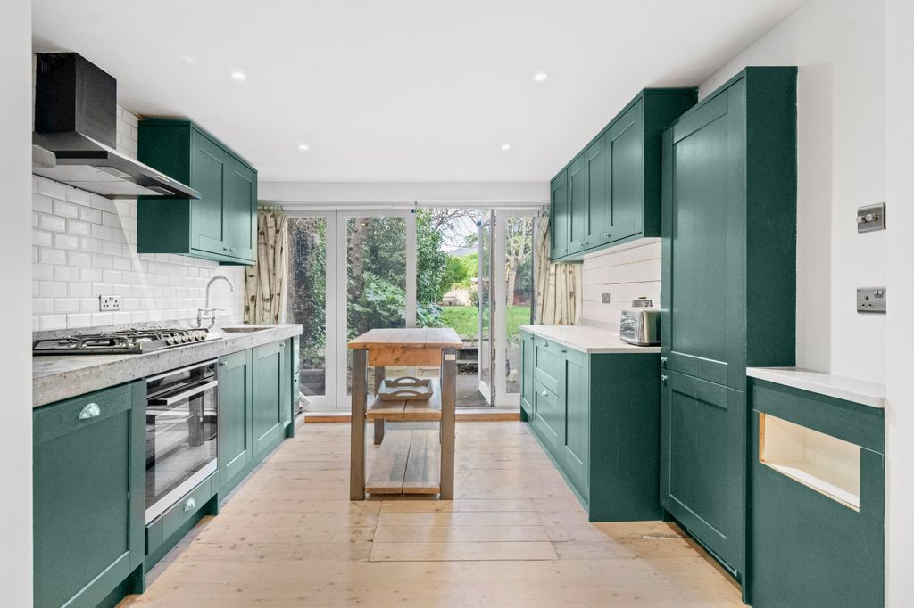 Property photo 3 of 20