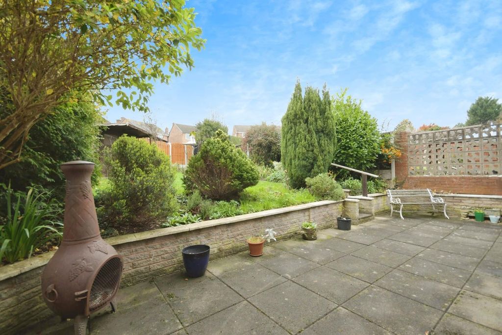 Property photo 2 of 14 Rear Garden 01.Jpg